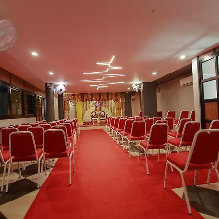 Hotel Remanika Regency à Guruvāyūr Extérieur photo