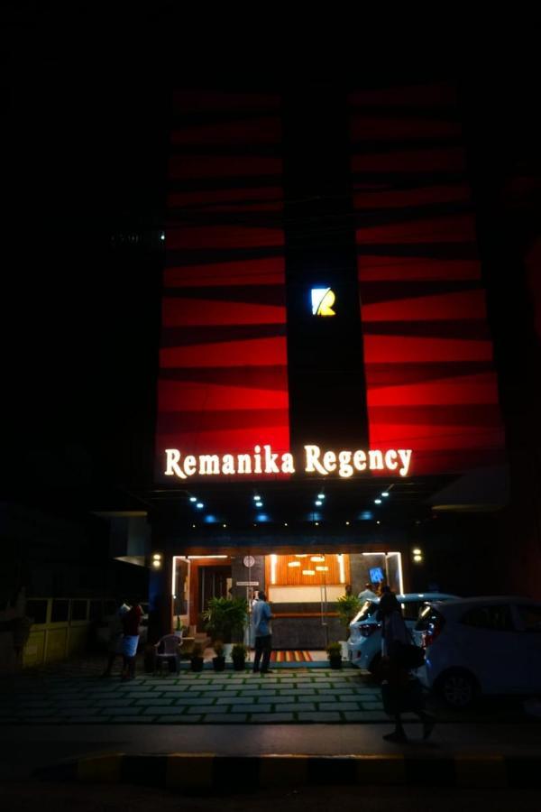 Hotel Remanika Regency à Guruvāyūr Extérieur photo