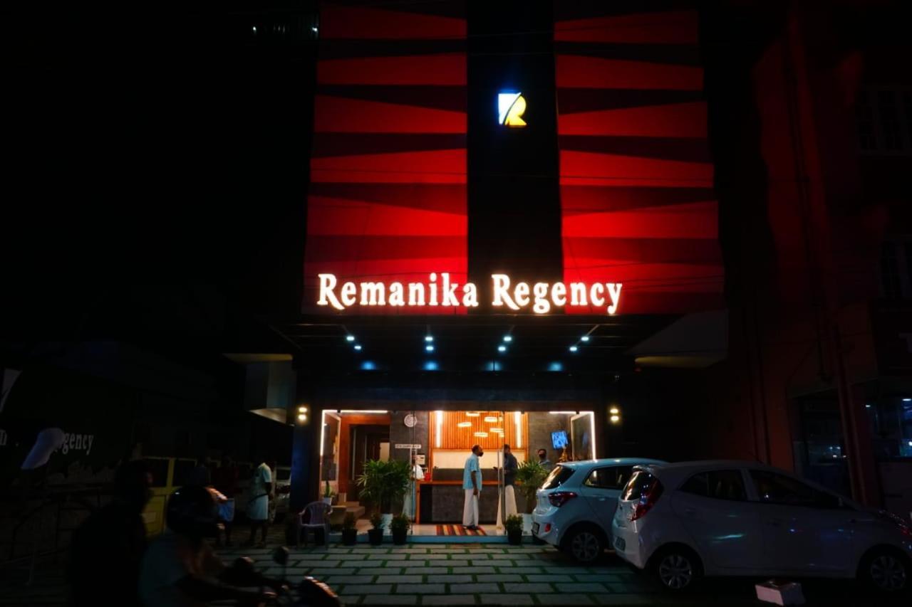 Hotel Remanika Regency à Guruvāyūr Extérieur photo